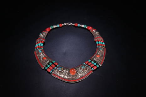 A Chinese Gems Inlaid Silver Necklace: A Chinese Gems Inlaid Silver Necklace, Qing Dynasty, Size: 19.5*15.6cm, Weight: 116.3g.