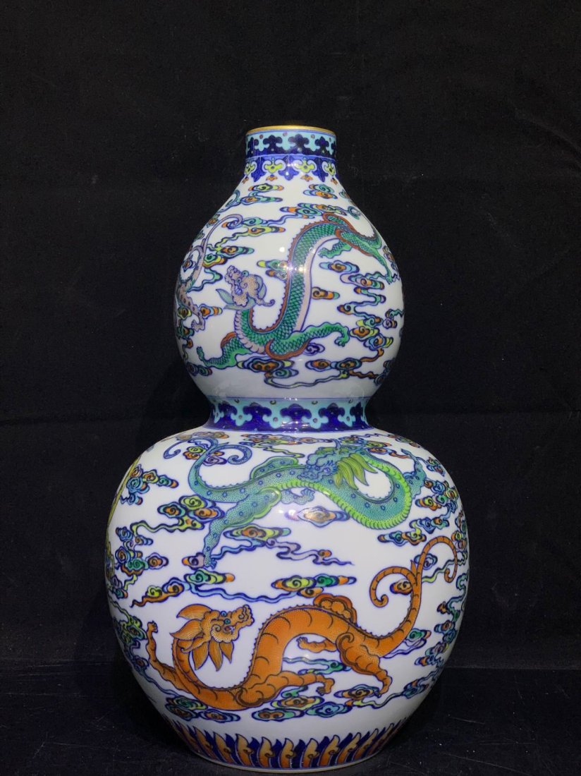 A Large Chinese Dou Cai Dragons Porcelain Gourd Vase (1 of 9)