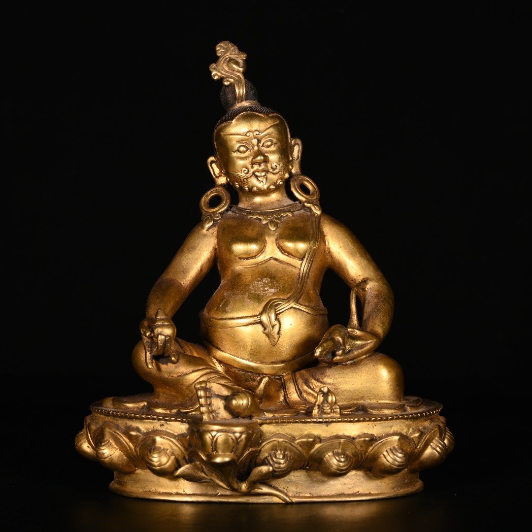 A Large Chinese Gilted Bronze Buddha (1 of 7)