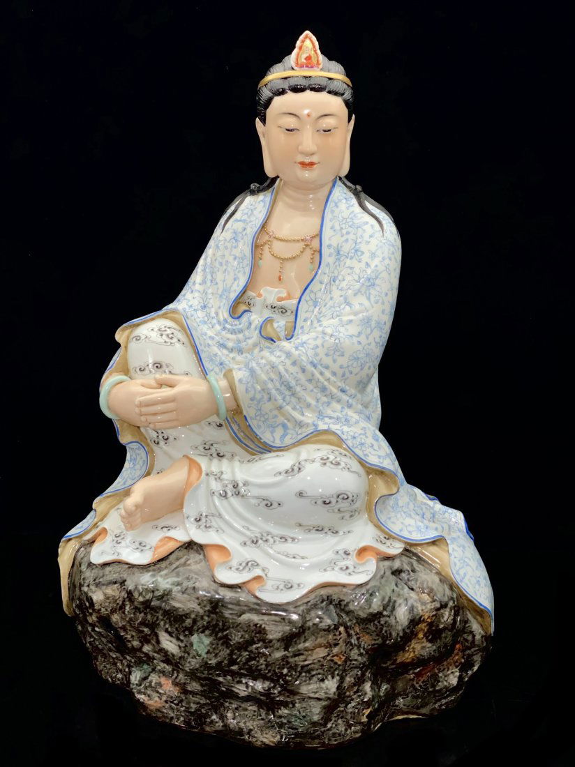 A Large Chinese Famille Rose Porcelain Buddha (1 of 9)