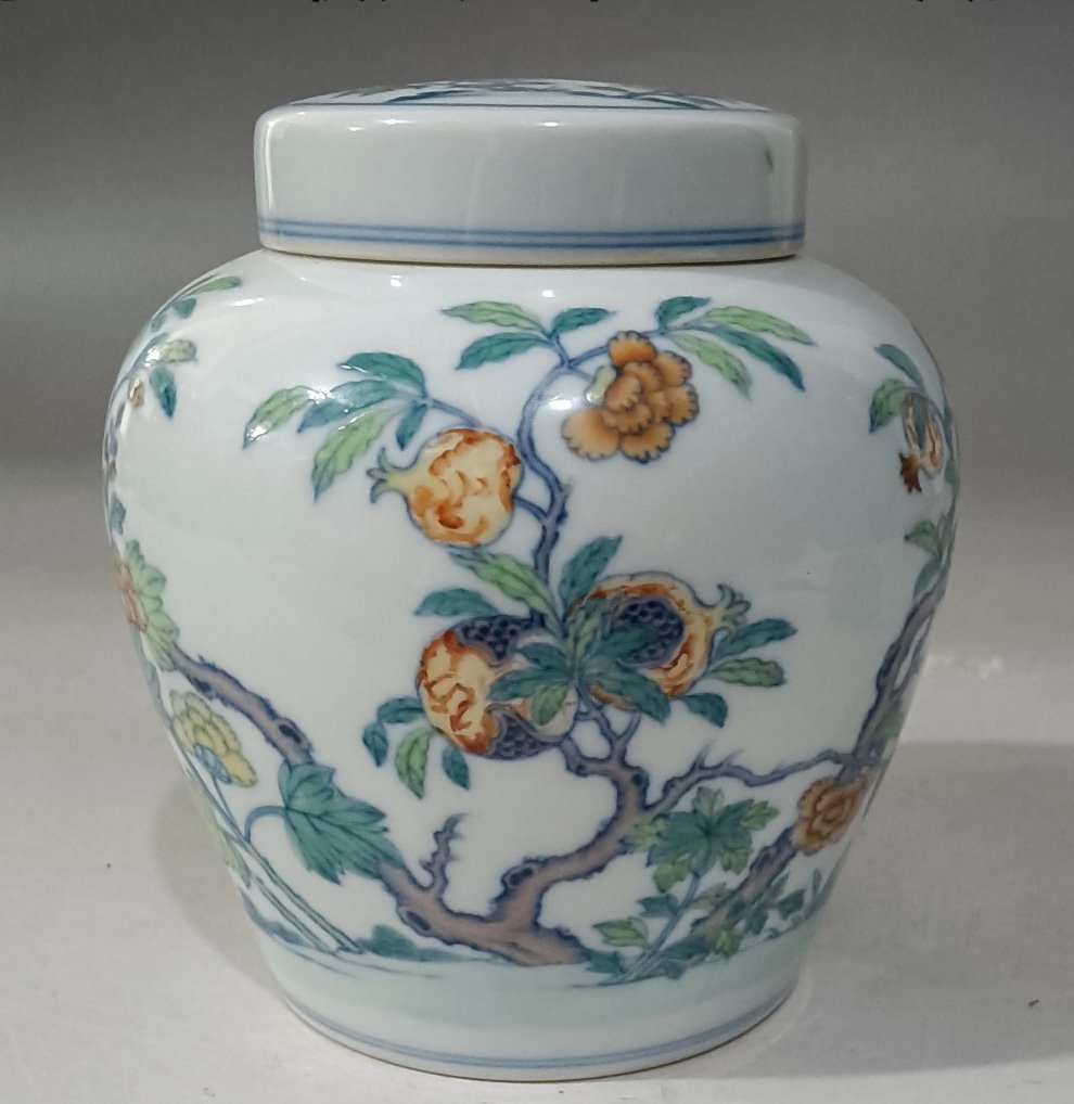 A Chinese Dou Cai Flowers Porcelain Cover Jar (1 of 9)