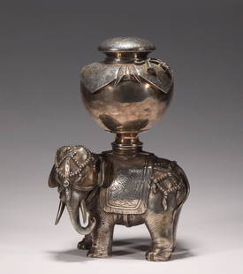 Silver pictographic pot with lid from Qing Dynasty: H:28cm W:18cm wt:3180g