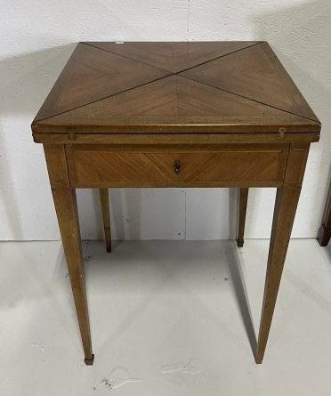Inlaid Edwardian satinwood and kingwood envelope table: Inlaid Edwardian satinwood and kingwood envelope table. Late 19th century