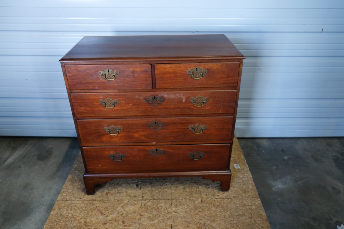 18th Century Mahogany Rhode Island Chest of Drawers on Bracket Feet (1 of 9)
