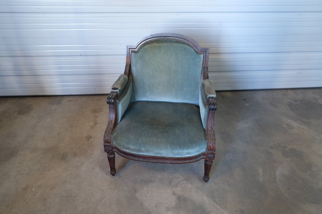 19th Century Carved French Bergere: 19th Century Carved French Bergere