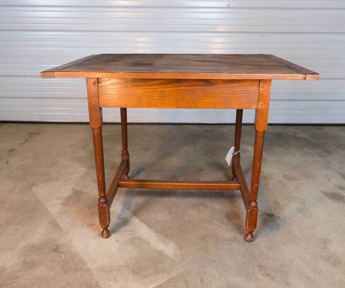 Southern Yellow Pine Tavern Table (1 of 6)