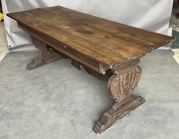 Early 18th Century Italian Dining Table with Extension Leaves (1 of 8)