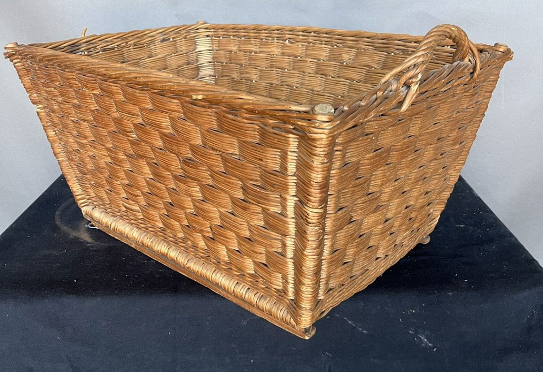 Semi-Antique or Vintage Woven Basket (1 of 3)