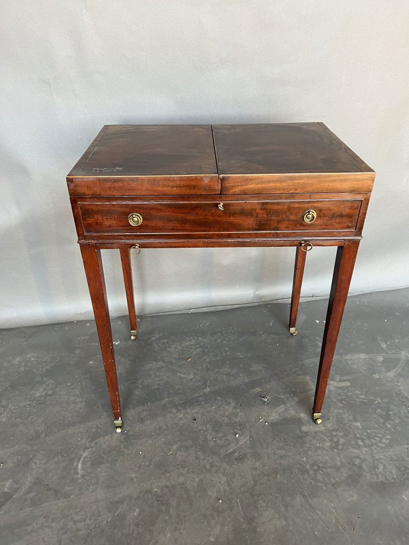 Fine 18th- 19th Century English Mahogany Dressing Table with Fitted Interior (1 of 12)