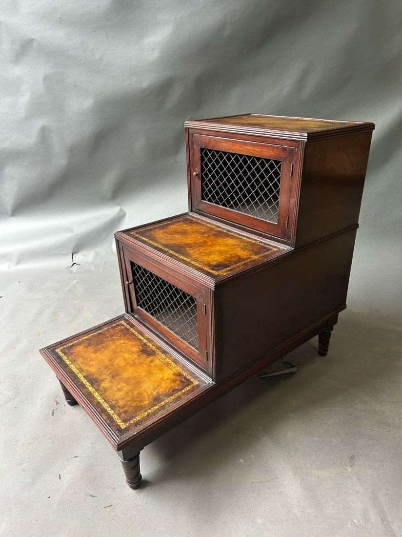 Pair of early 20th century mahogany and leather bedsteps with cabinets (1 of 8)