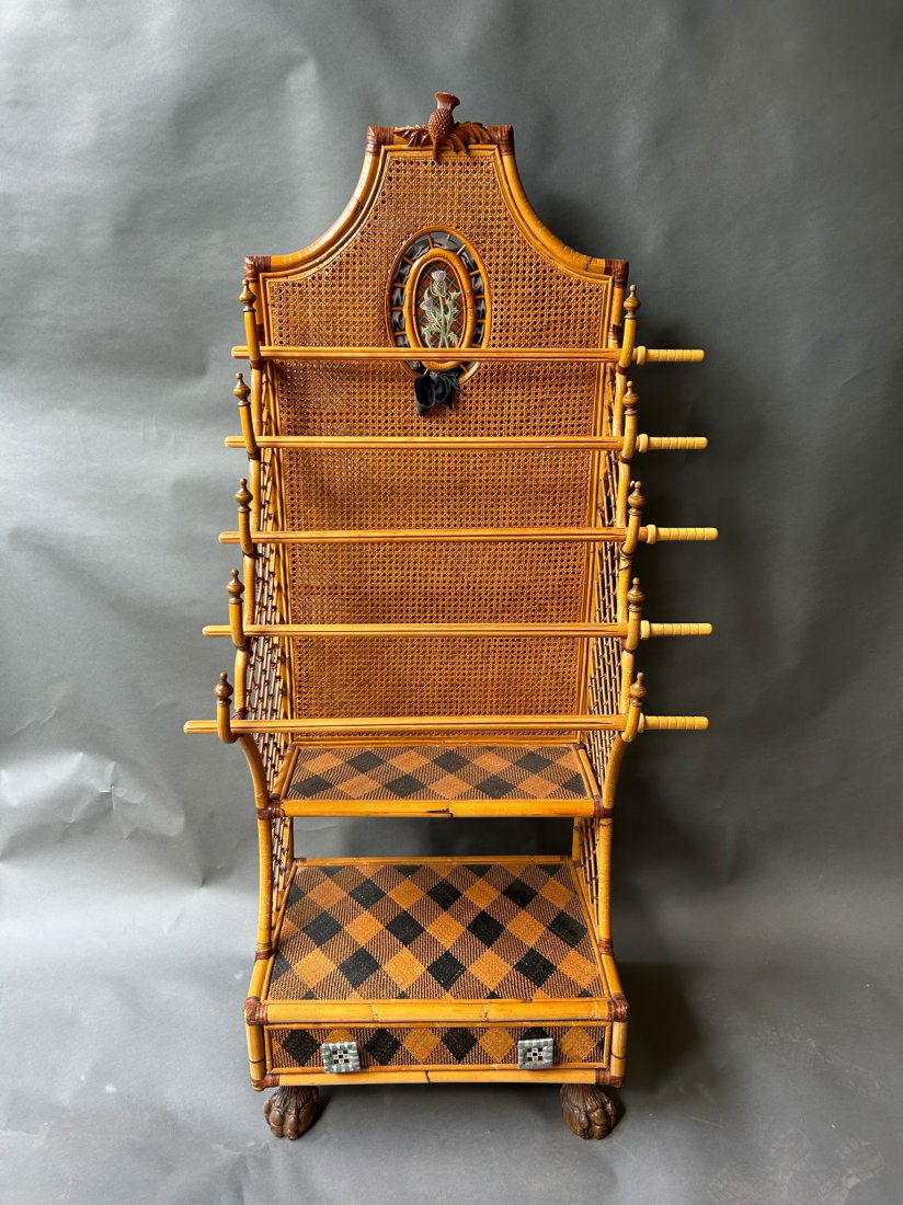 Early 20th century Rattan towel rack (1 of 8)