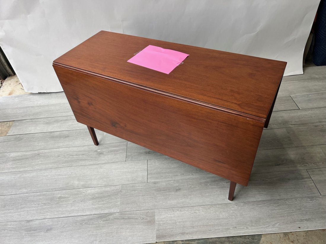 19th Century American drop leaf dining table (1 of 9)