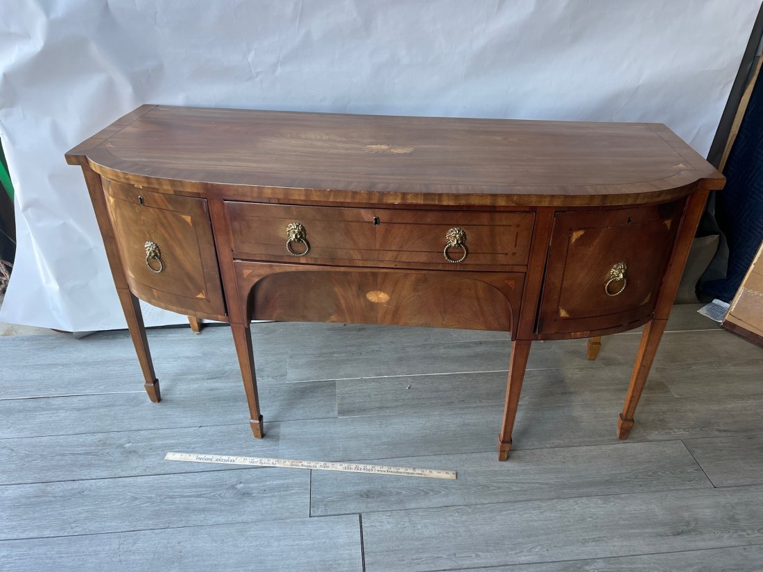 Nice inlaid 19th Century English Mahogany Sideboard: Nice inlaid 19th Century English Mahogany Sideboard