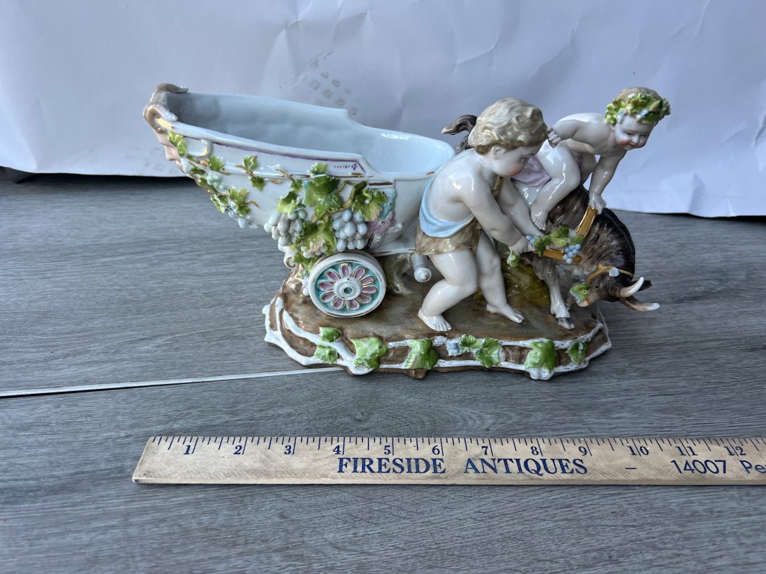19th Century Meissen Sauce Tureen: 19th Century Meissen Sauce Tureen