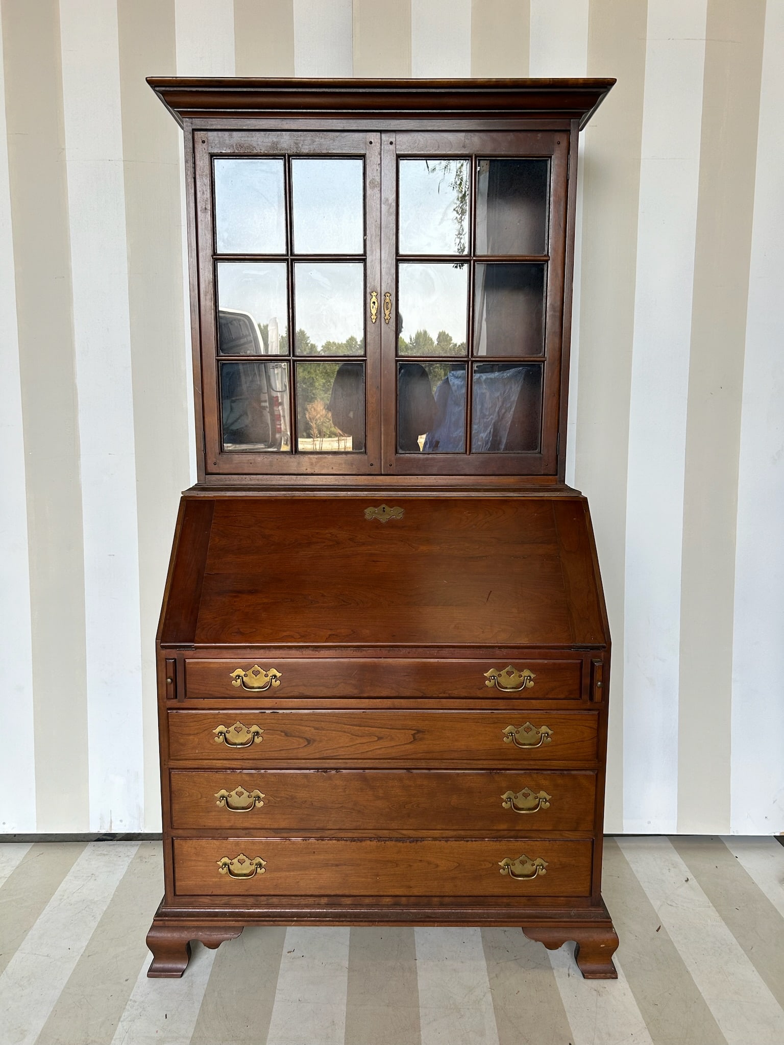 Vintage Secretary Desk: Vintage Secretary Desk