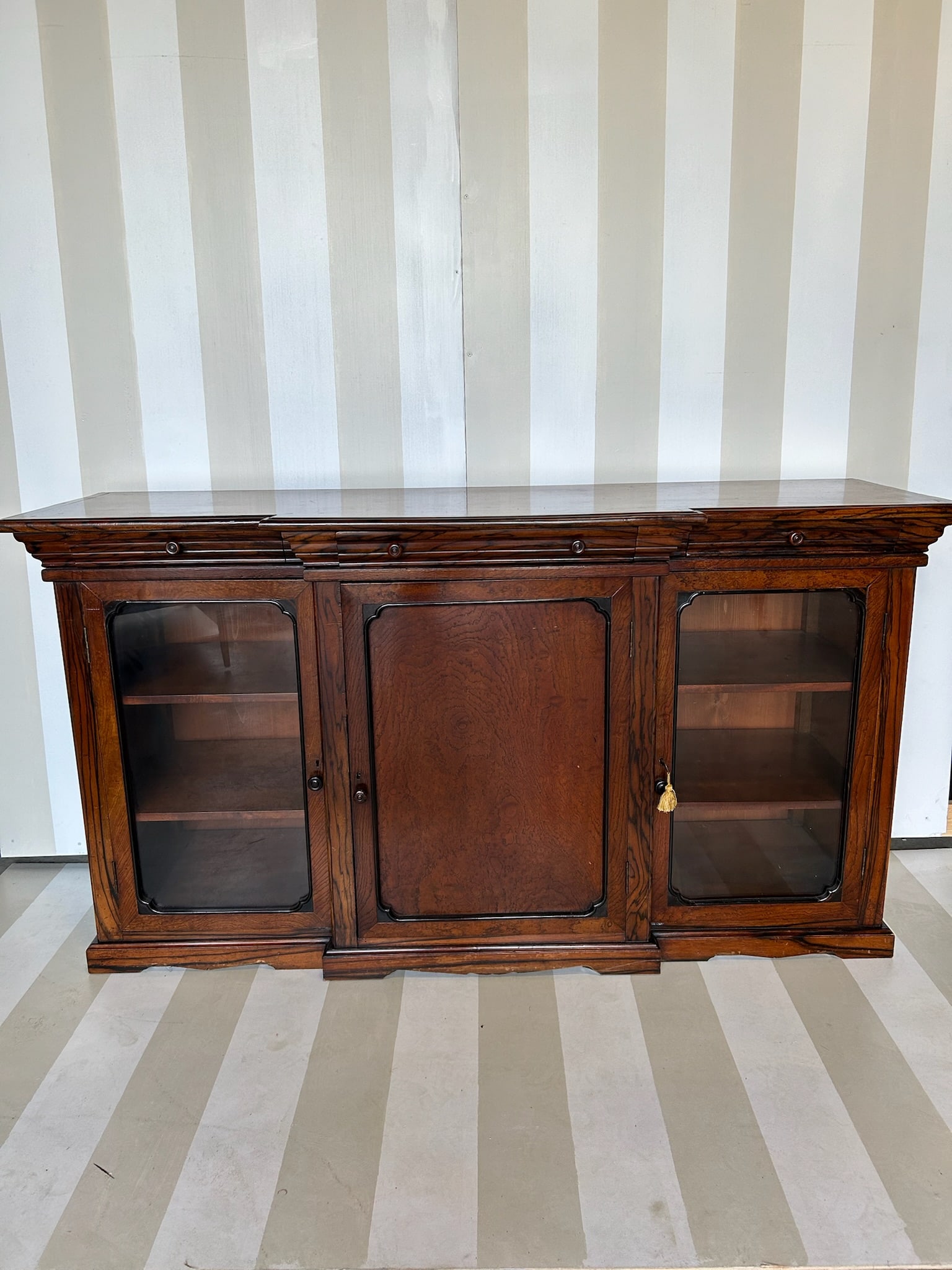 19th Century English Rosewood Bookcase Credenza: 19th Century English Rosewood Bookcase Credenza