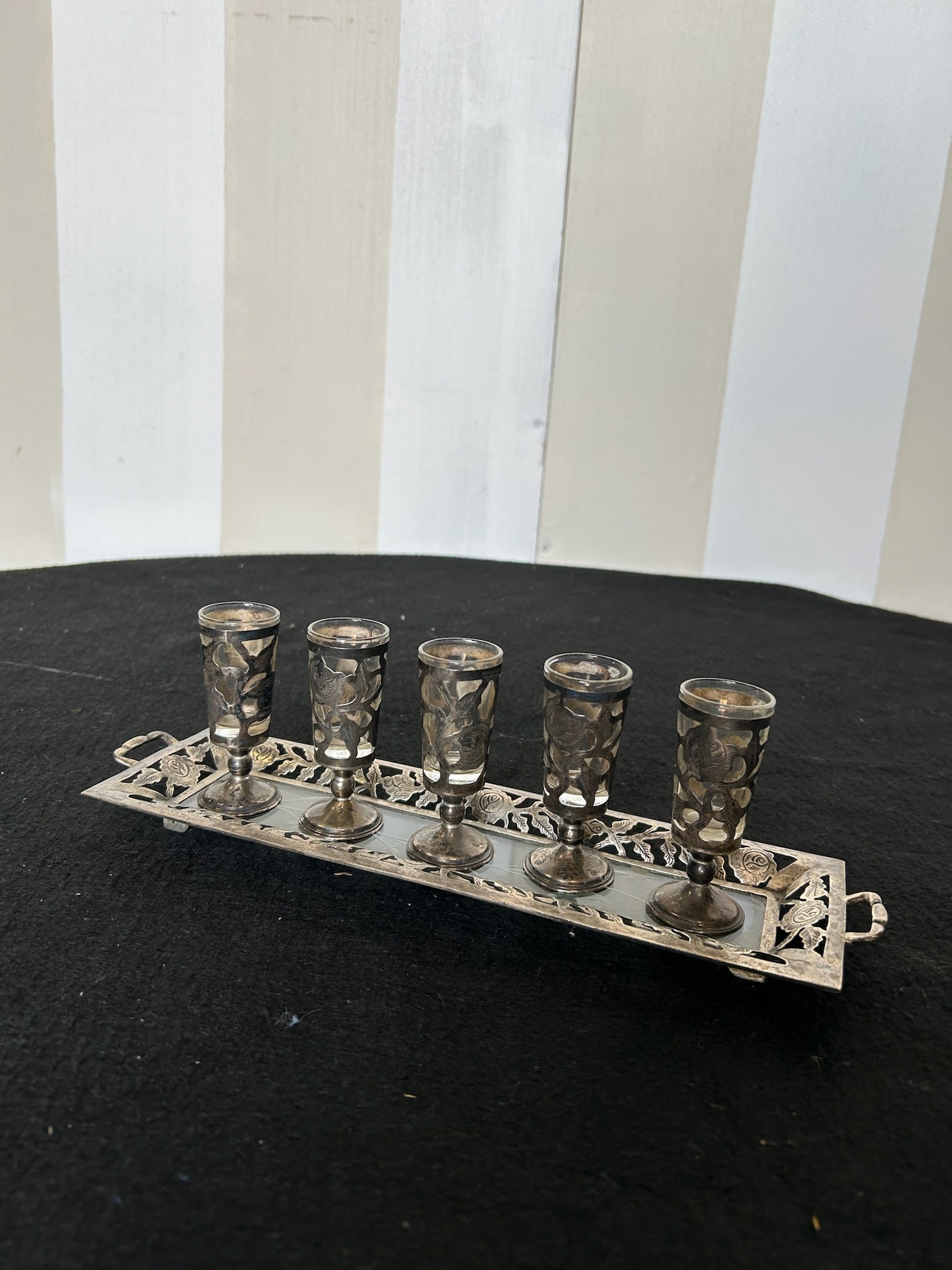 Set of 5 silver and glass shot glasses and tray: Set of 5 silver and glass shot glasses and tray