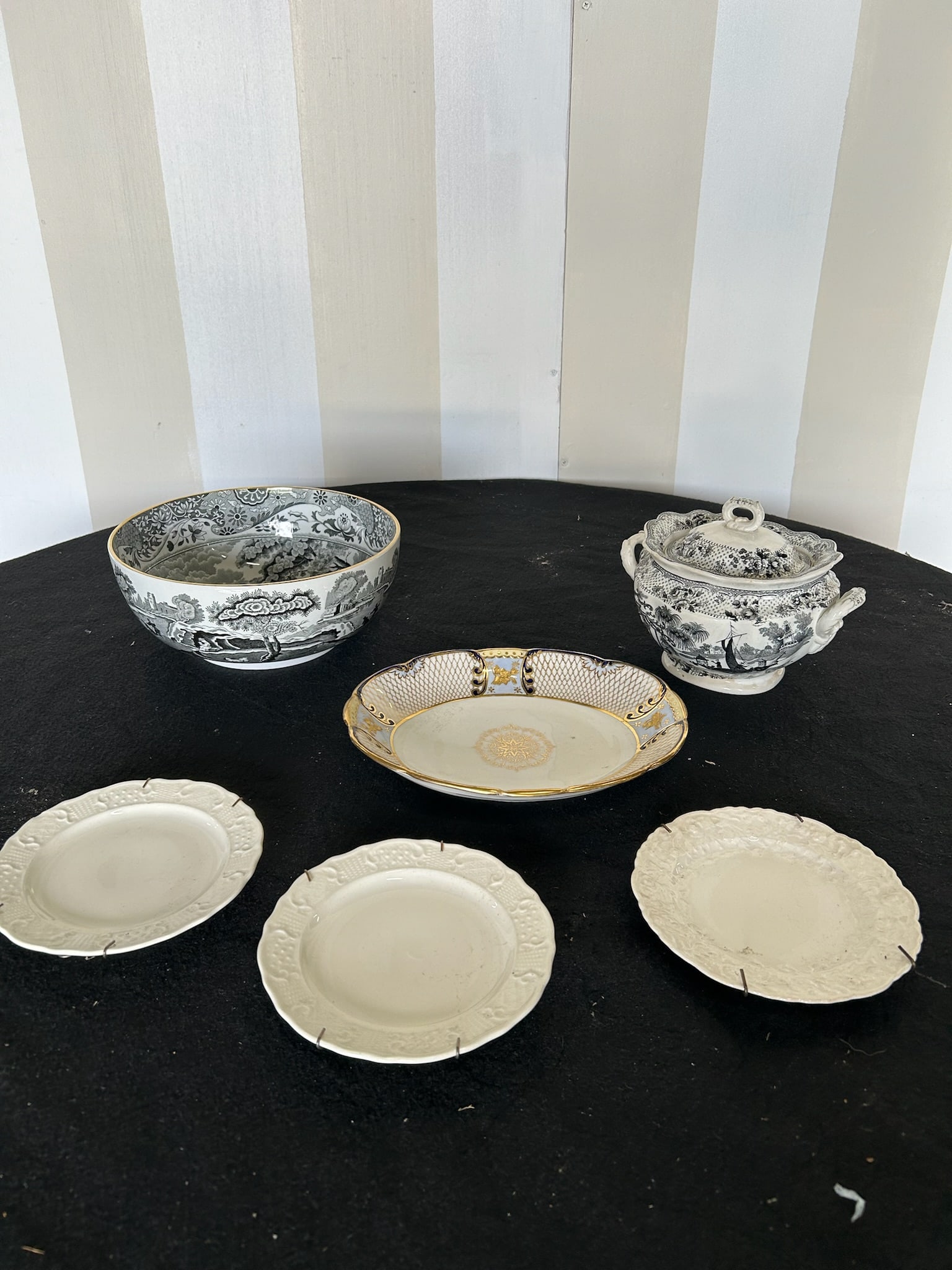 Box lot of 6 miscellaneous Porcelain objects (1 of 19)