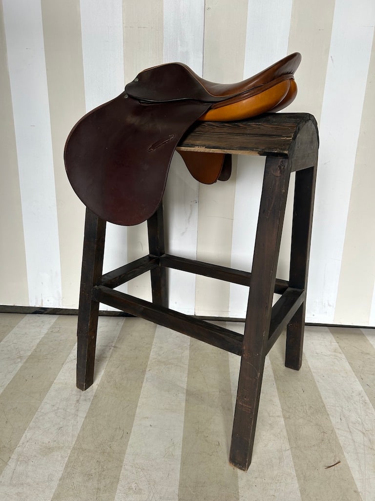 English Riding Saddle by Crosby (1 of 15)