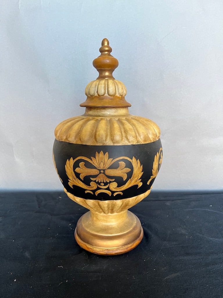 Vintage lidded urn, possibly Maitland Smith: Vintage lidded urn
