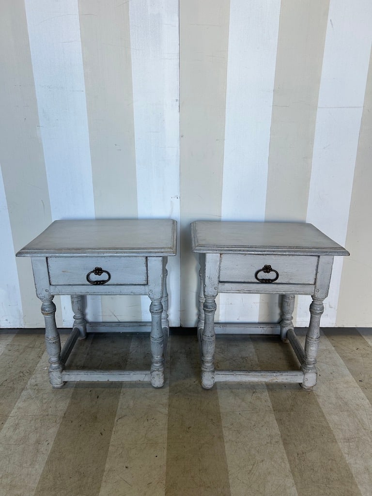 Pair of Painted Vintage Nightstands/ End Tables (1 of 14)