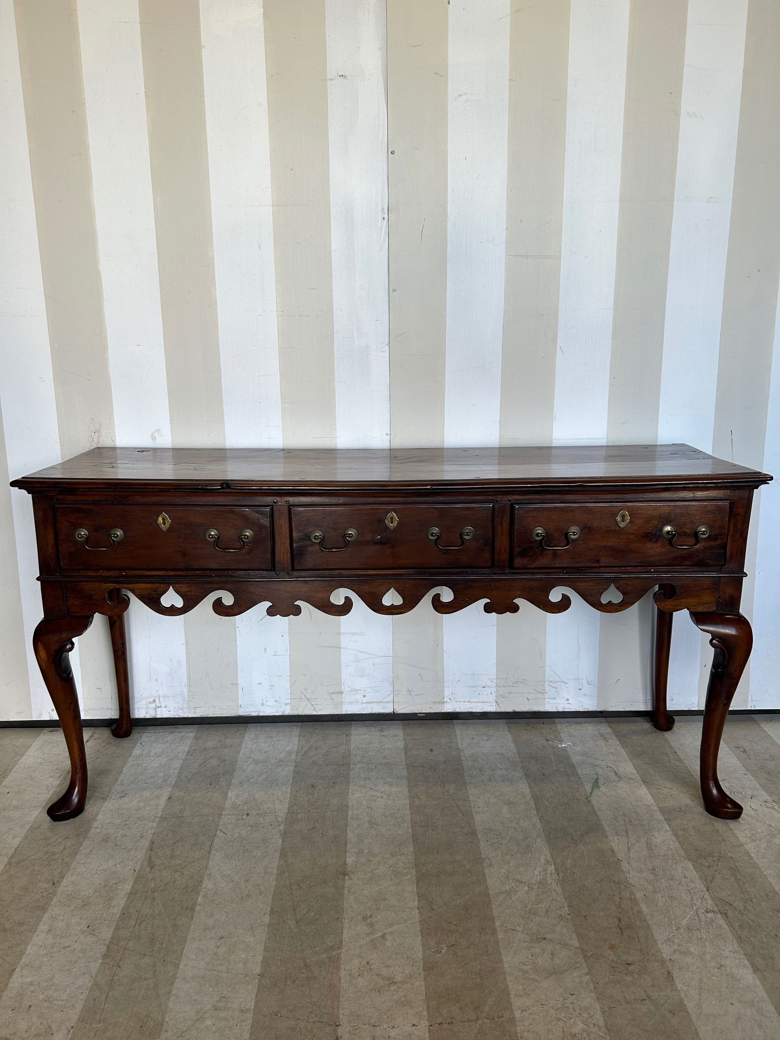 Antique Welsh Oak Dresser Base, likely 19th Century or earlier (1 of 14)