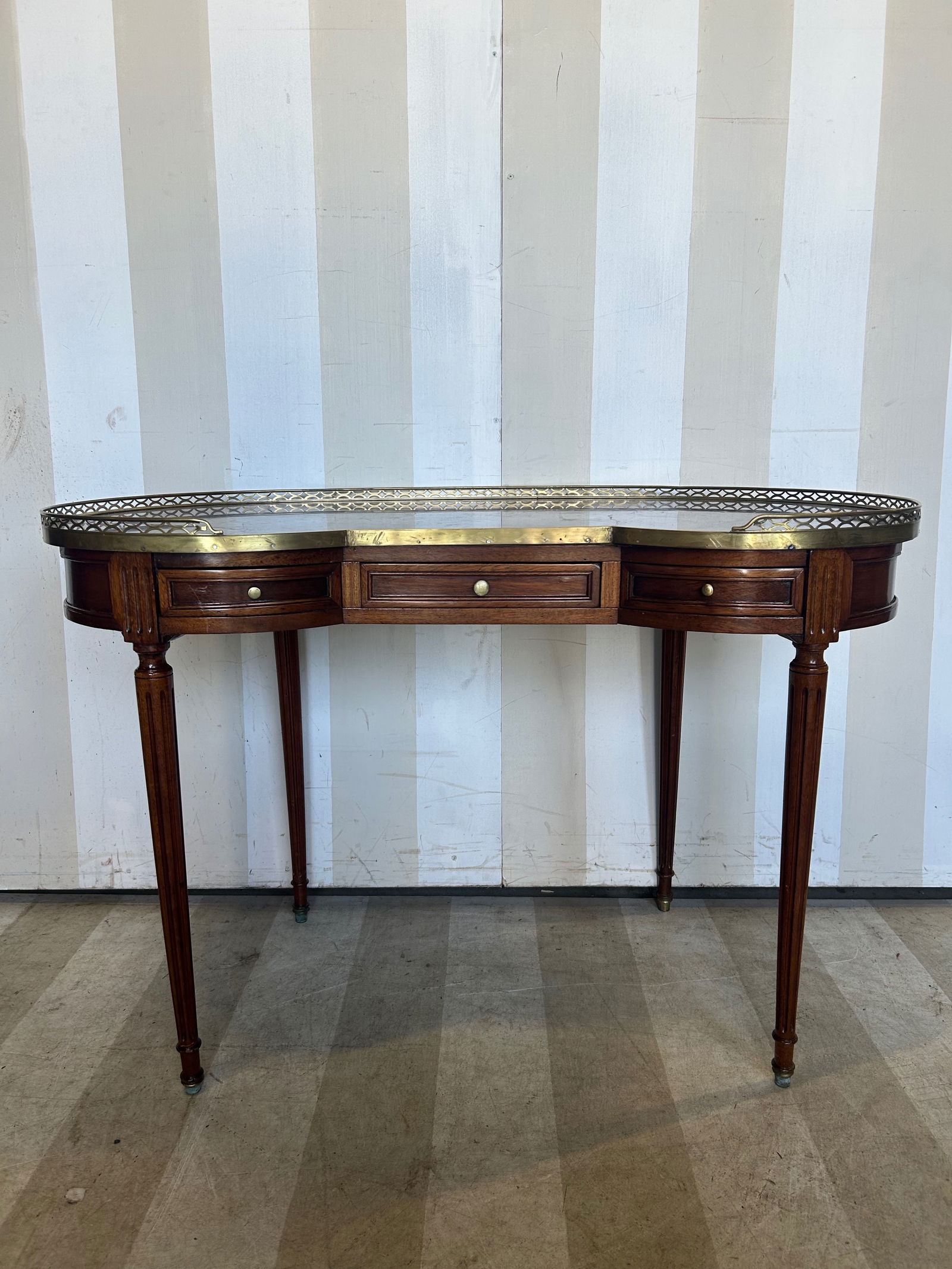 French Kidney Shaped Writing Desk with Brass Gallery, likely 19th century (1 of 18)