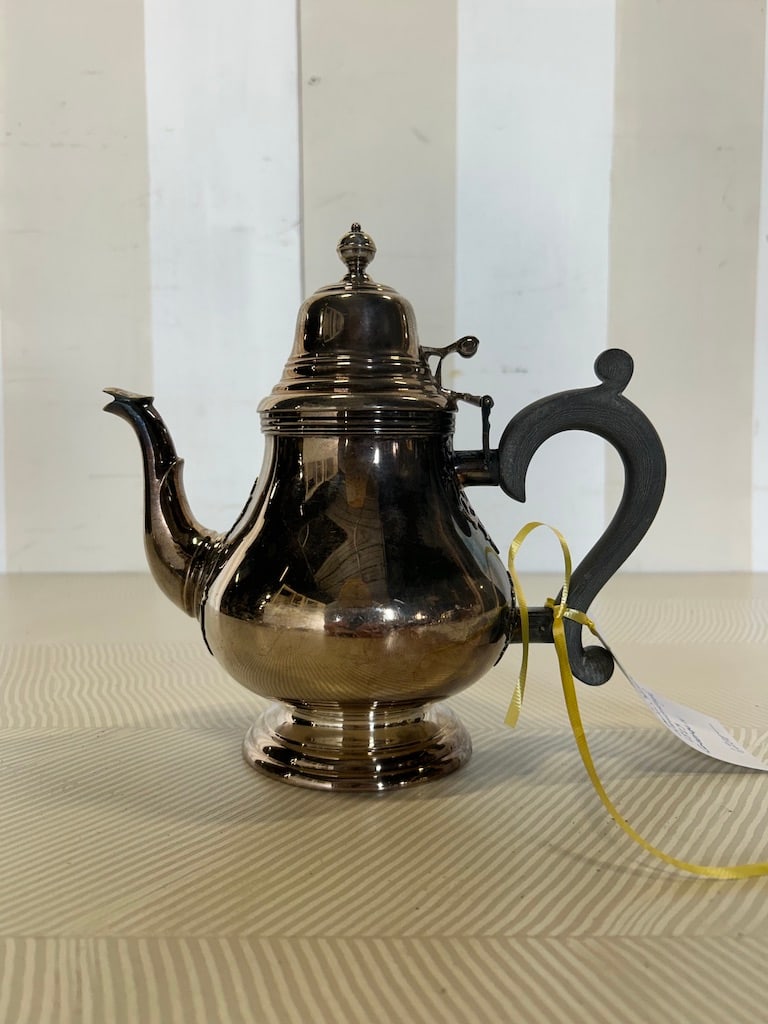 19th Century Hallmarked Silver Teapot from a Monument ave Estate- apparently 824 grams less handle (1 of 12)
