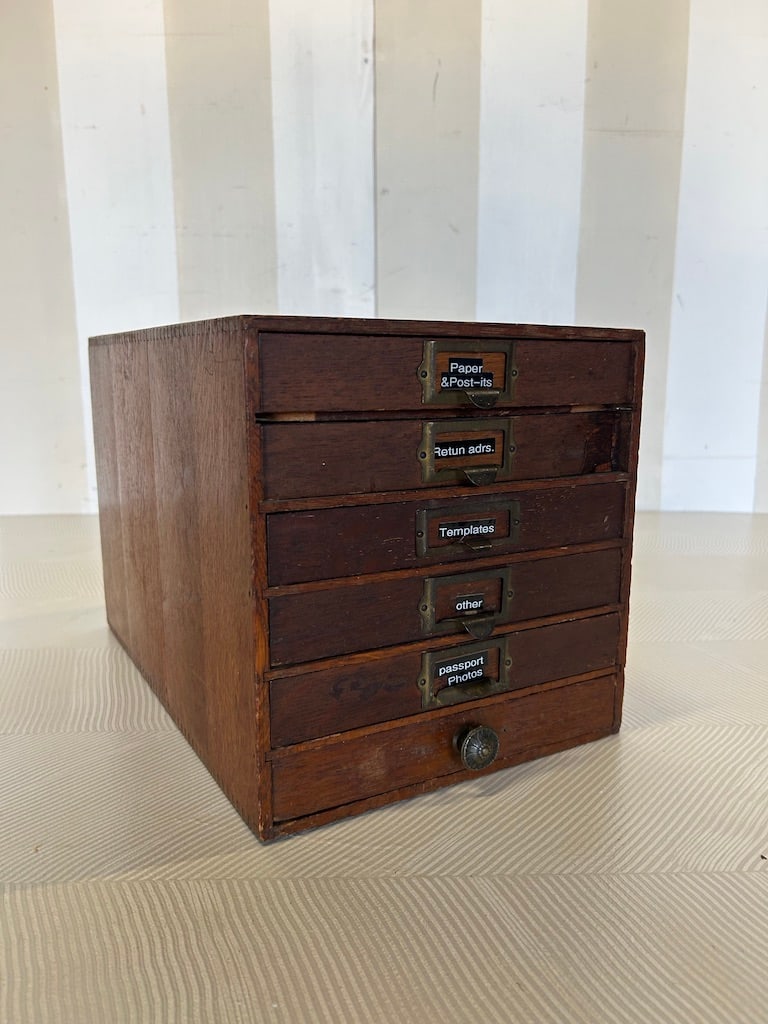Early 20th Century Oak Office Cabinet: Early 20th Century Oak Office Cabinet