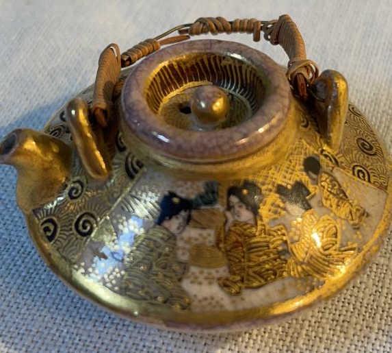 Mini Satsuma Teapot: 2 wide and 1 tall.
