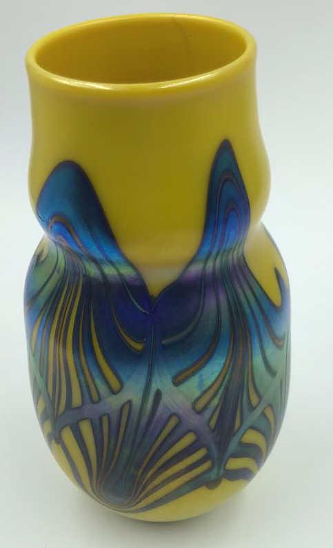 Vintage Lotton Art Glass Vase, Signed: 3 diameter by 5.5 tall. Signed Lotton 1976.