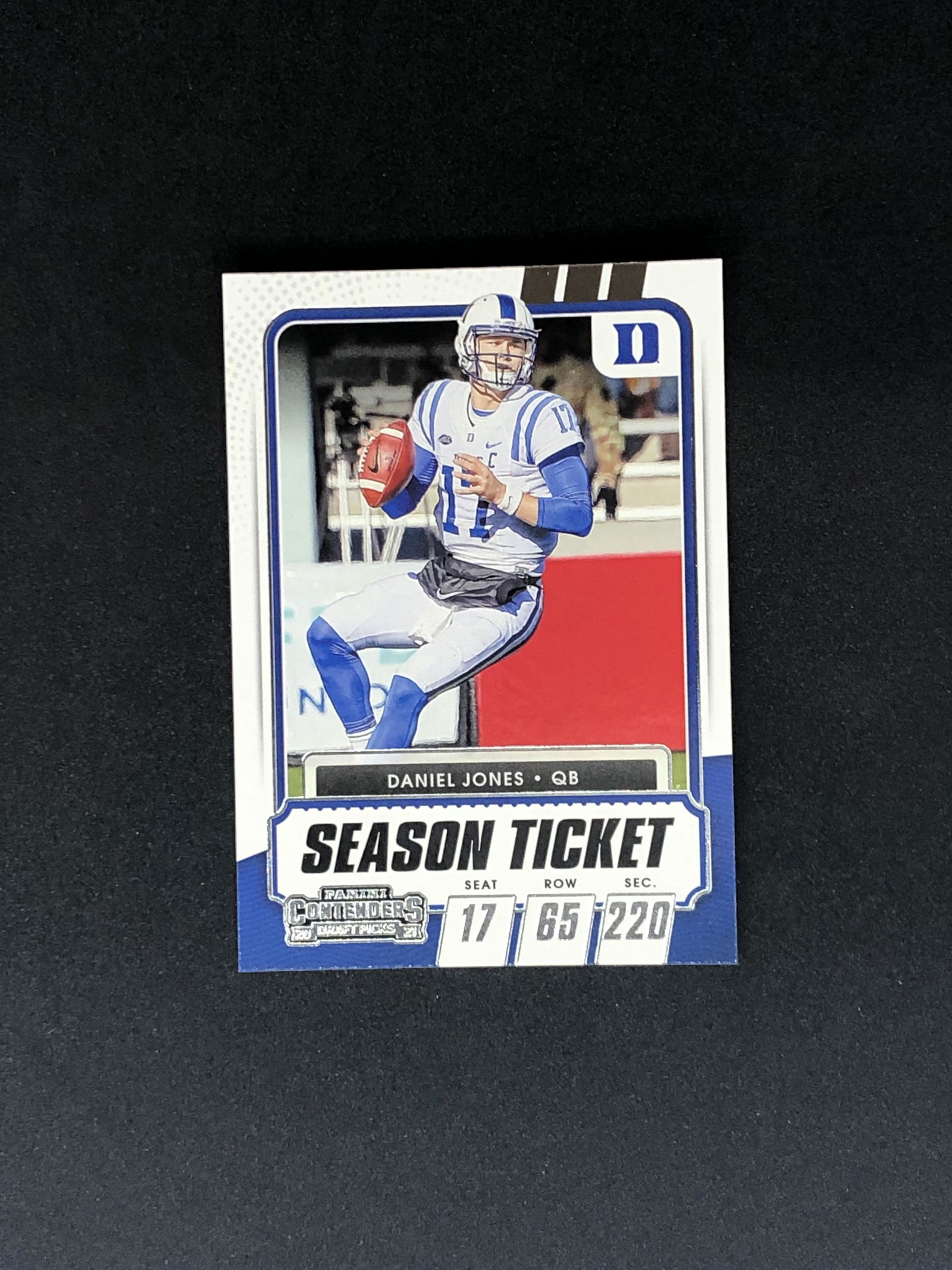 Daniel Jones Panini Contenders (1 of 1)