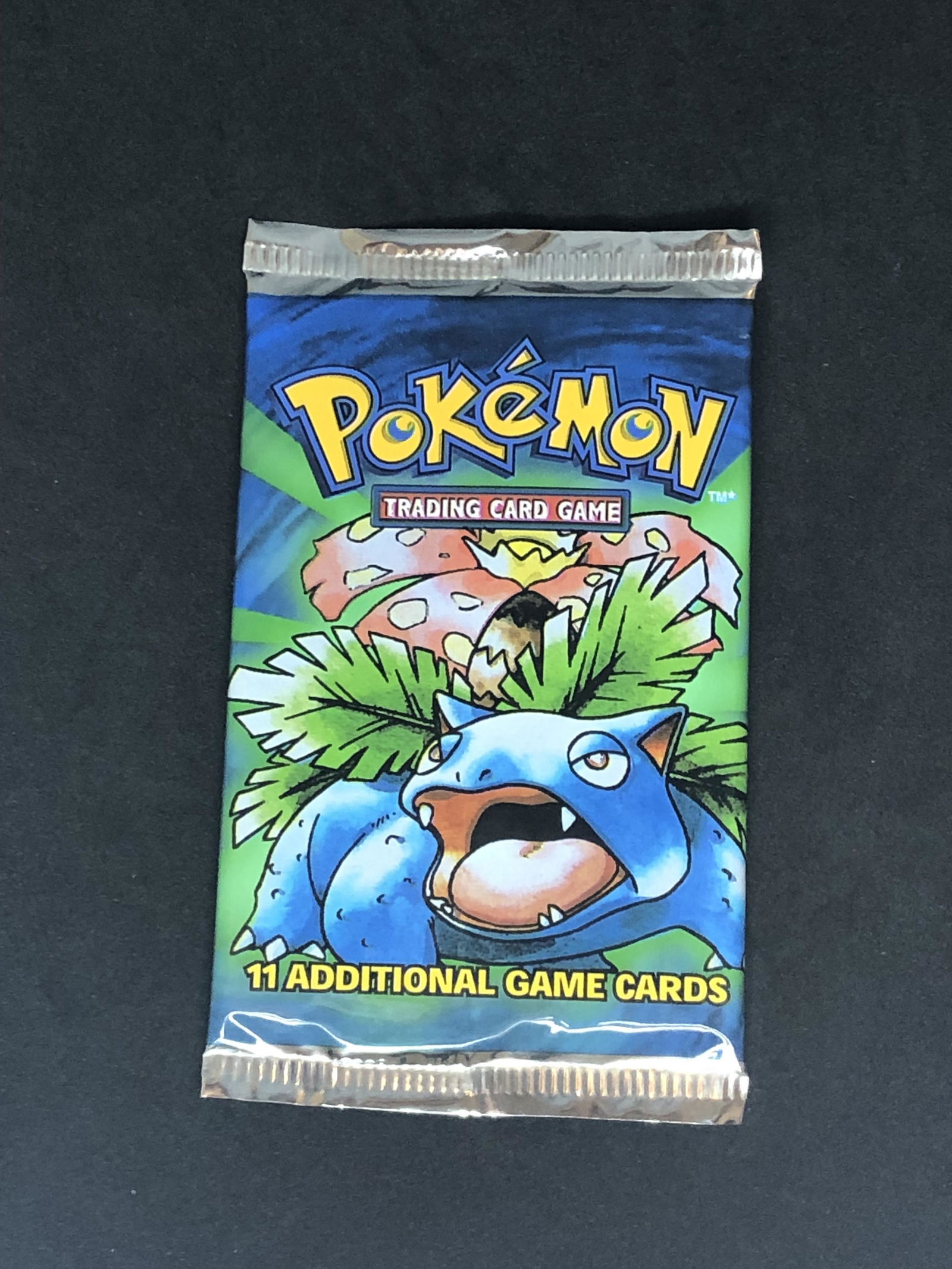 Base Set Vintage Pokemon Card Pack (1 of 1)