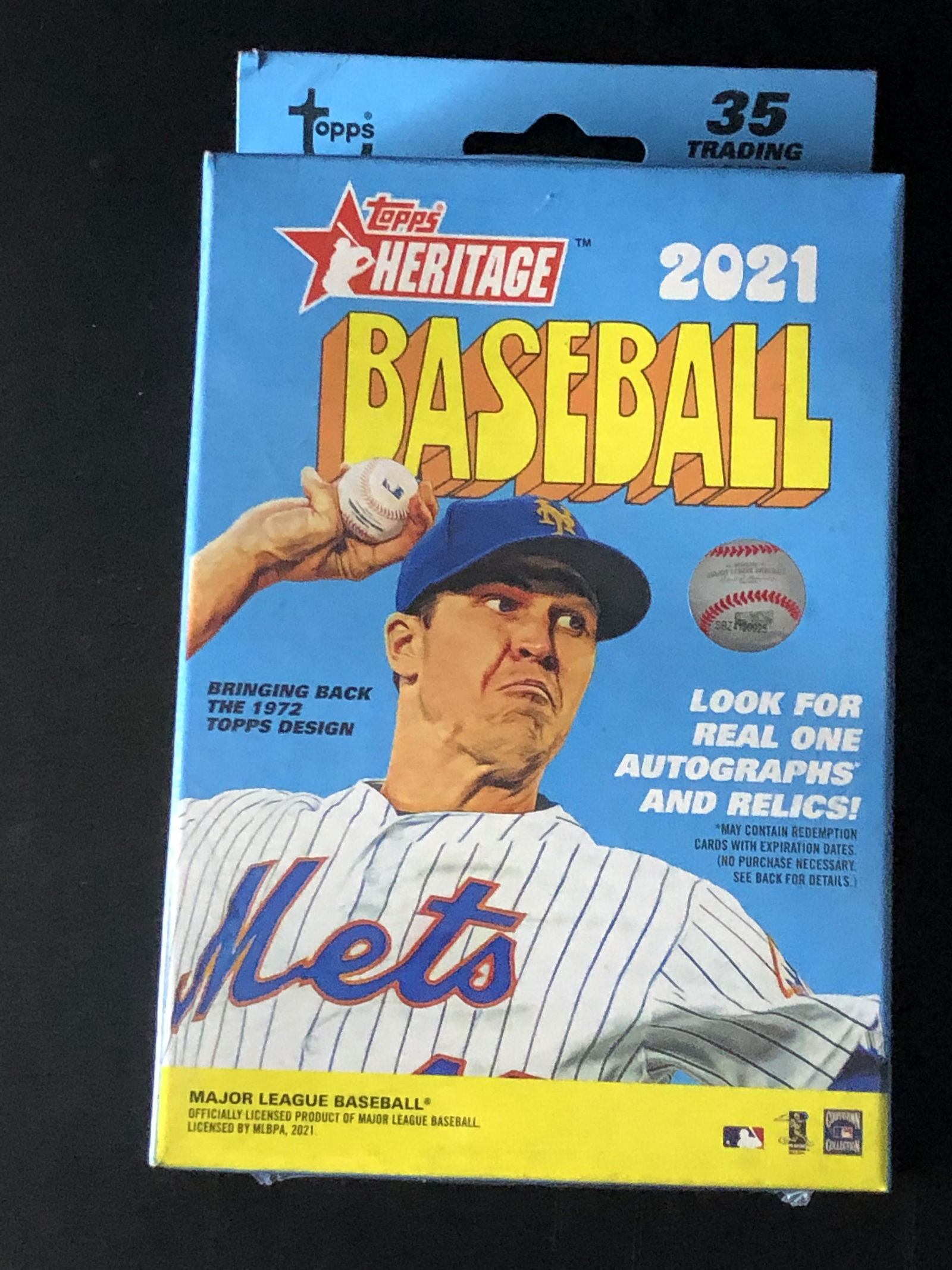 2021 Topps Heritage Sealed Hanger Box (1 of 1)