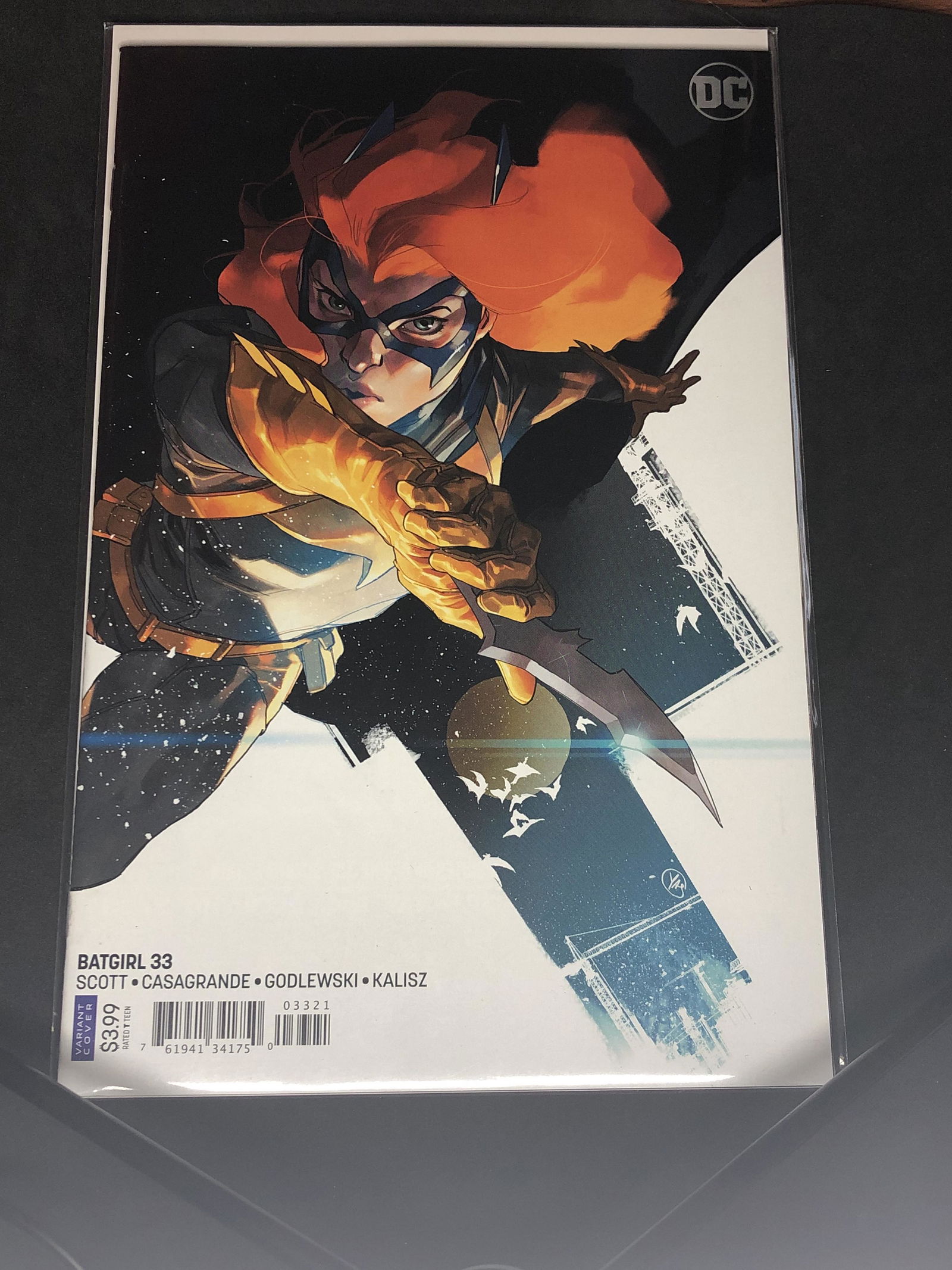DC Batgirl Collectible Comic Book (1 of 1)