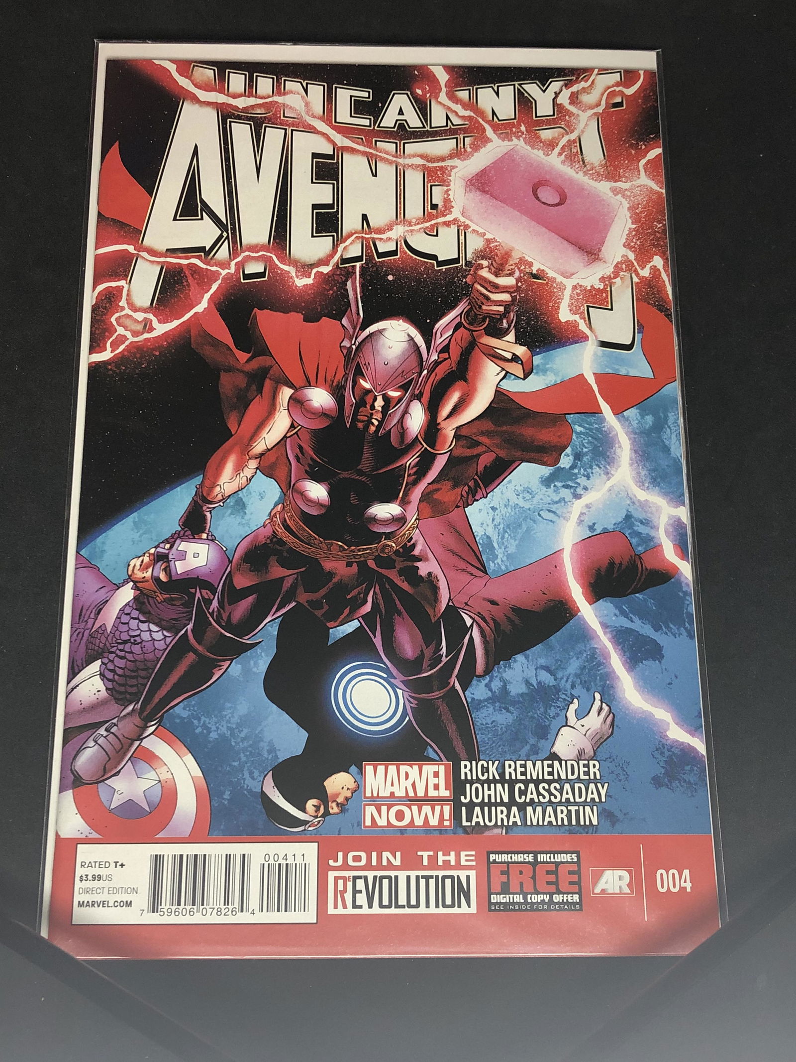Marvel Uncanny Avengers Collectible Comic Book (1 of 1)