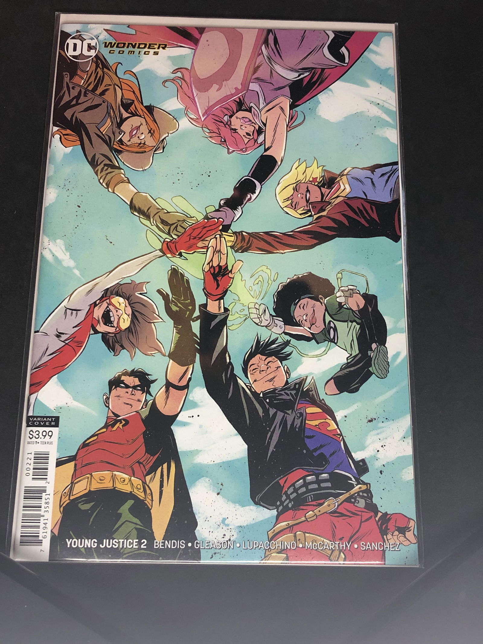DC Young Justice Collectible Comic Book (1 of 1)