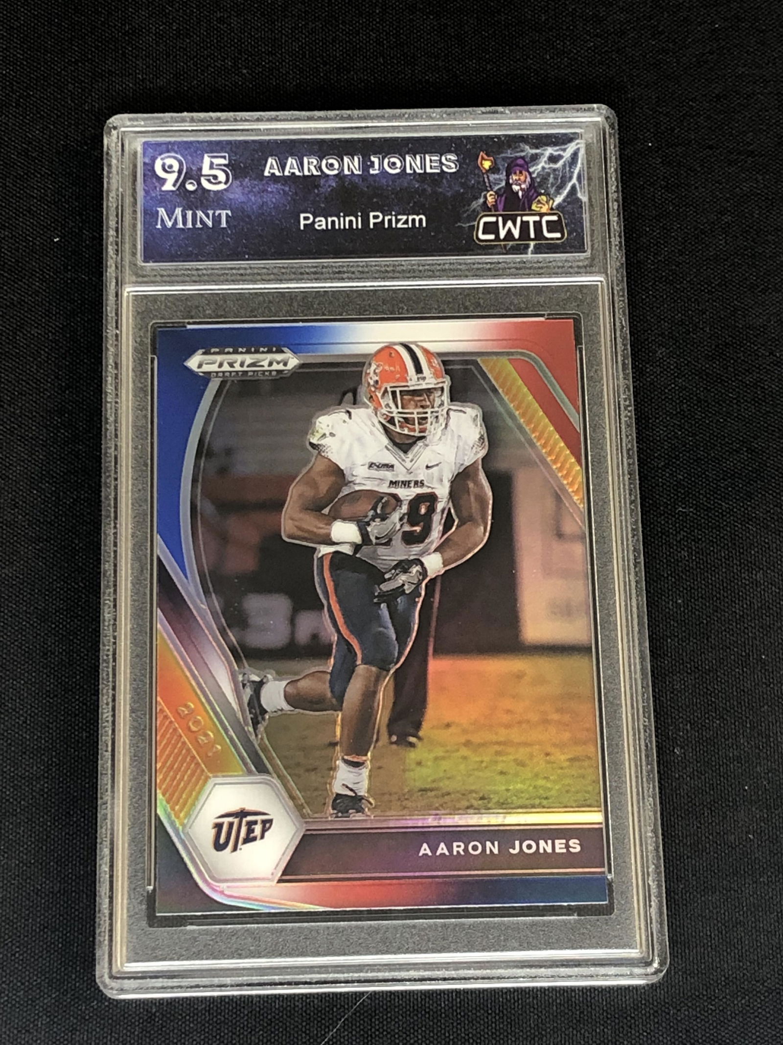 Aaron Jones Panini PrizmRed/Blue Graded CWTC 9.5 (1 of 1)