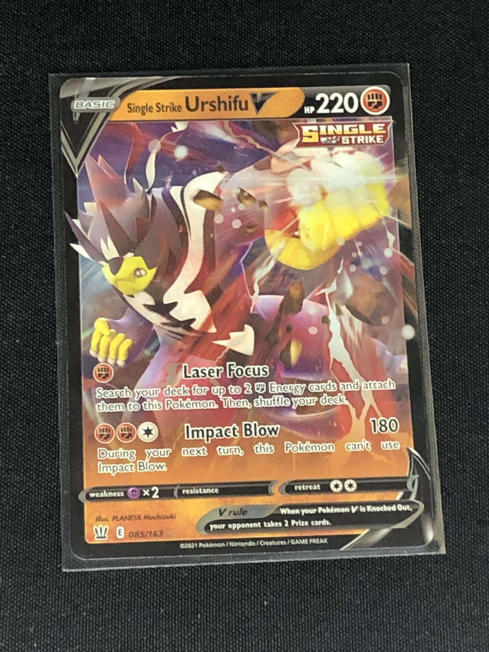 Single Strike Urshifu V Pokemon Card (1 of 1)