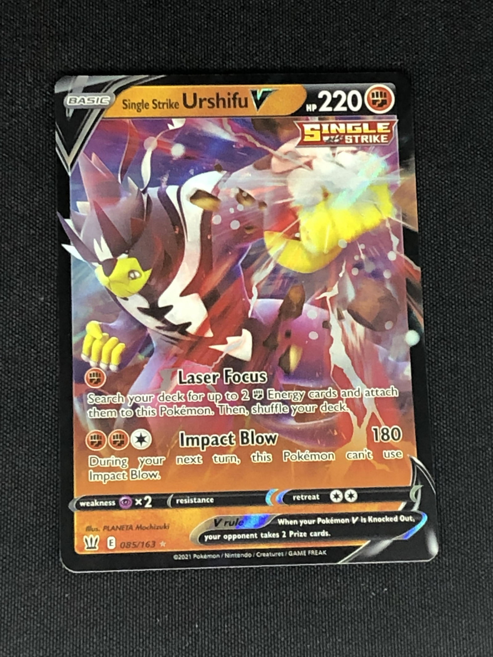 Single Strike Urshifu V Pokemon Card (1 of 1)