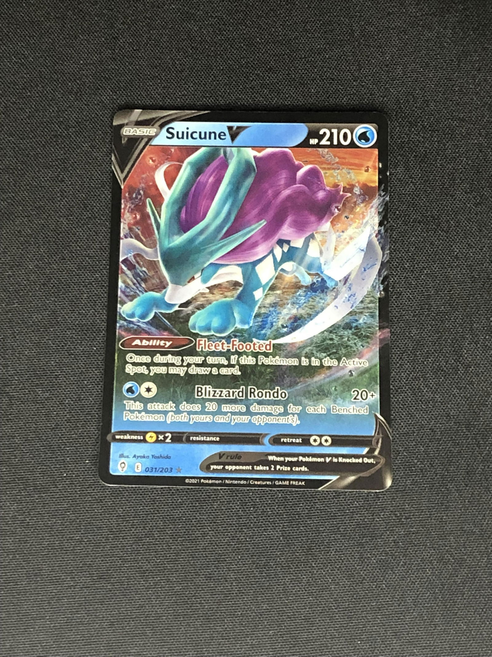 Suicune V Pokemon Card (1 of 1)