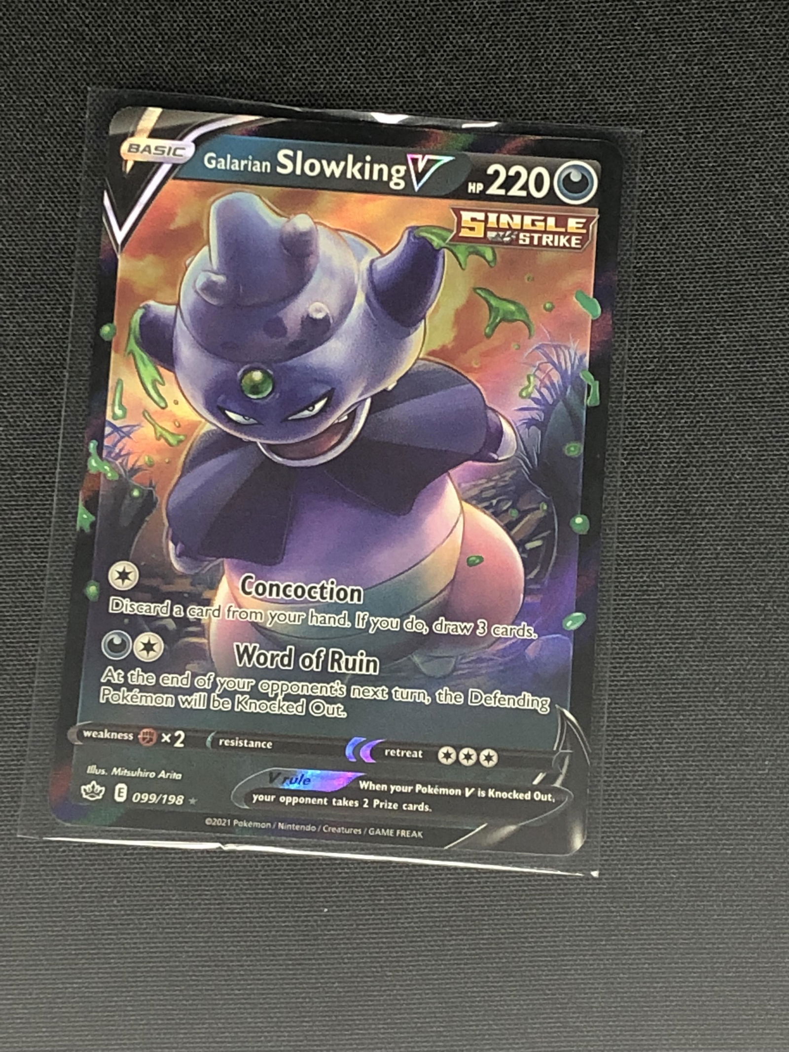 Galarian Slowking V Single Strike Pokemon Card (1 of 1)