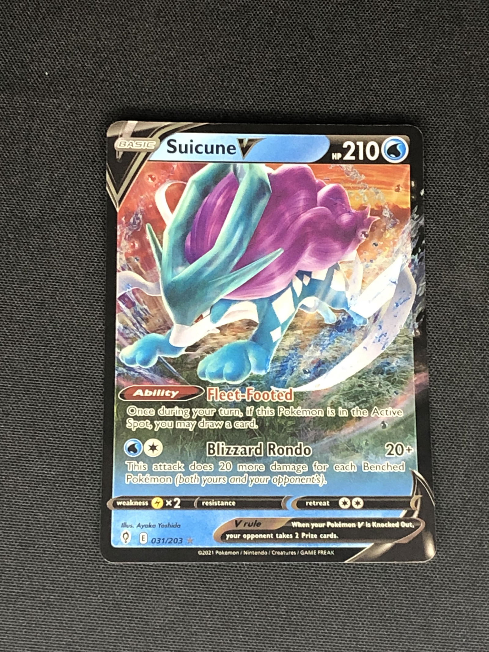 Suicune V Pokemon Card (1 of 1)
