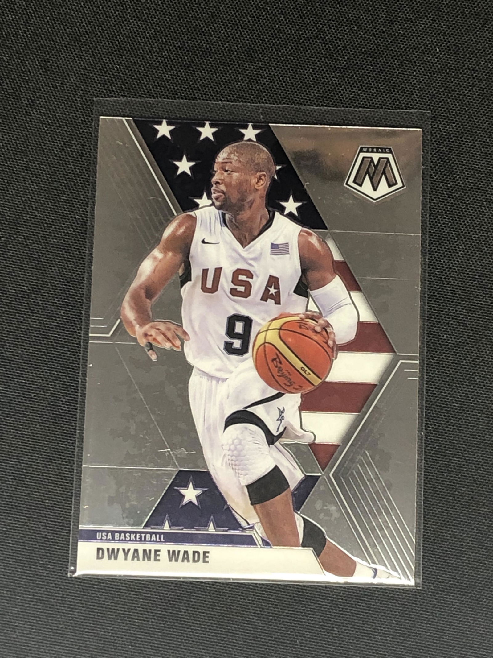 Dwayne Wade Panini Mosaic Basketball Card (1 of 1)