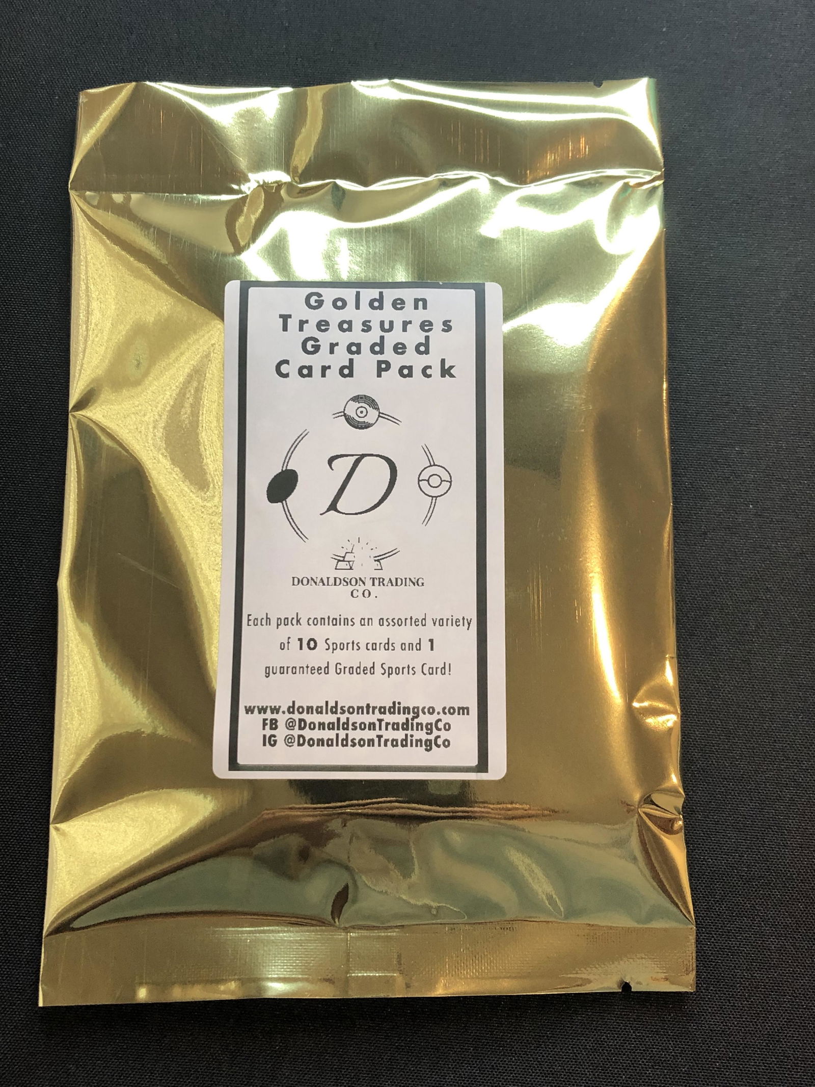 Golden Treasures Graded Card Pack!! Guaranteed BGA Slab in each Pack!!: Each pack contains a guaranteed BGA graded card & an assorted variety of 10 sports trading cards!