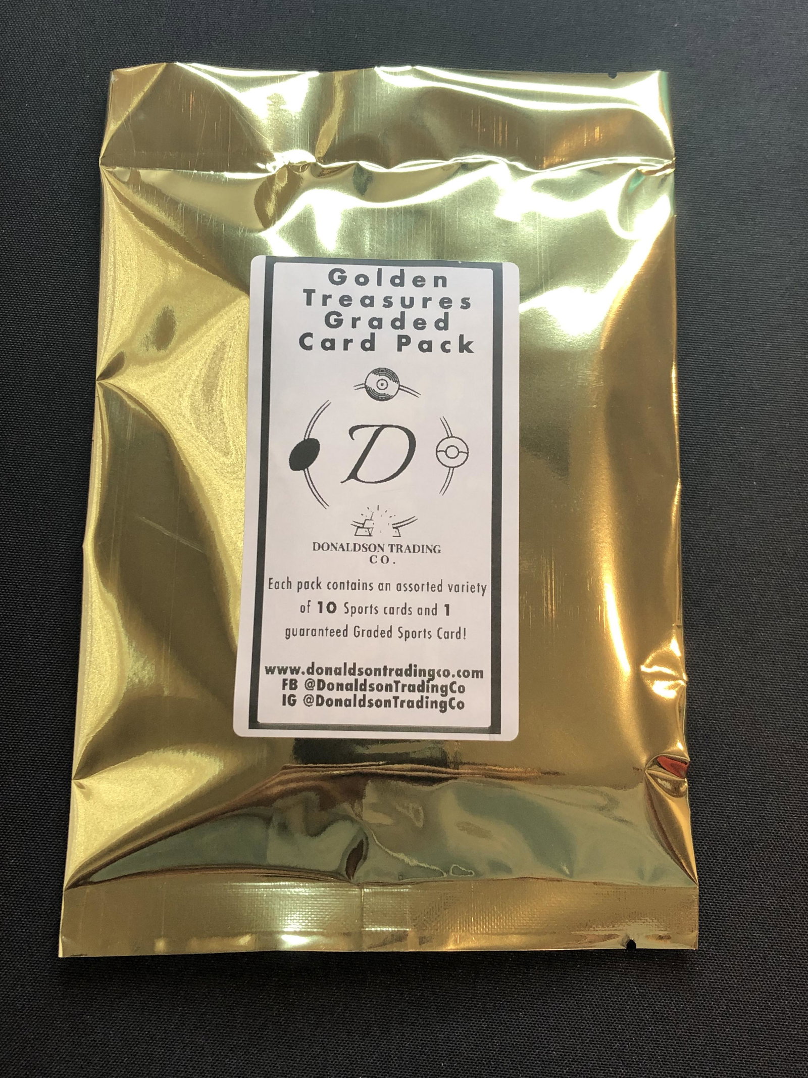 Golden Treasures Graded Card Pack!! Guaranteed BGA Slab in each Pack!!: Each pack contains a guaranteed BGA graded card & an assorted variety of 10 sports trading cards!