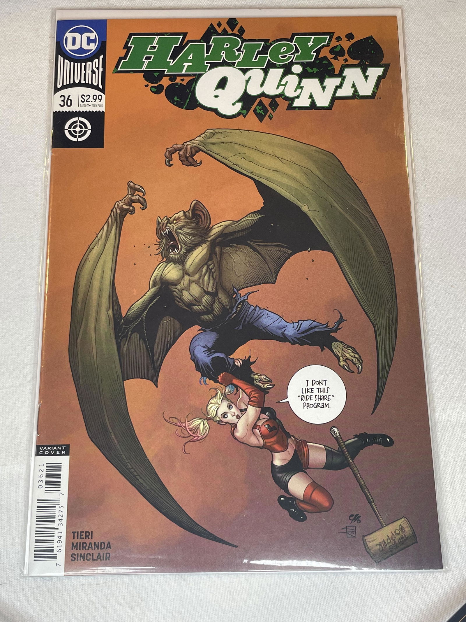 DC Harley Quinn Comic Book (1 of 1)