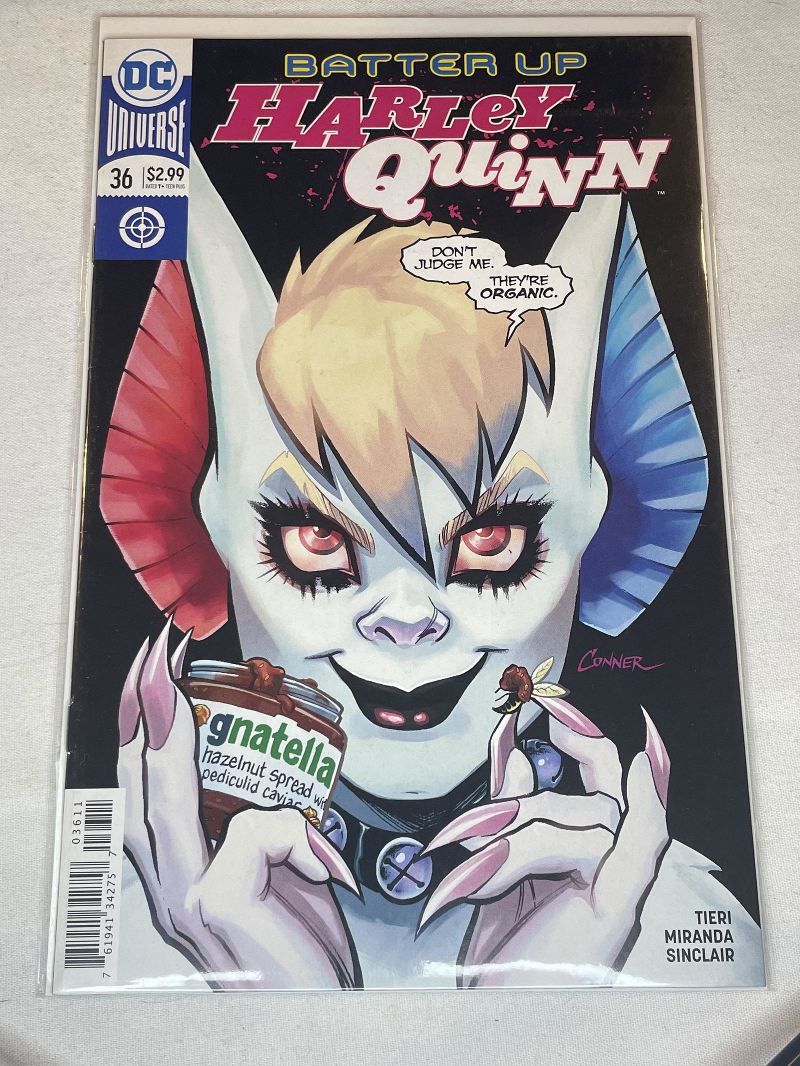 DC Harley Quinn Comic Book (1 of 1)