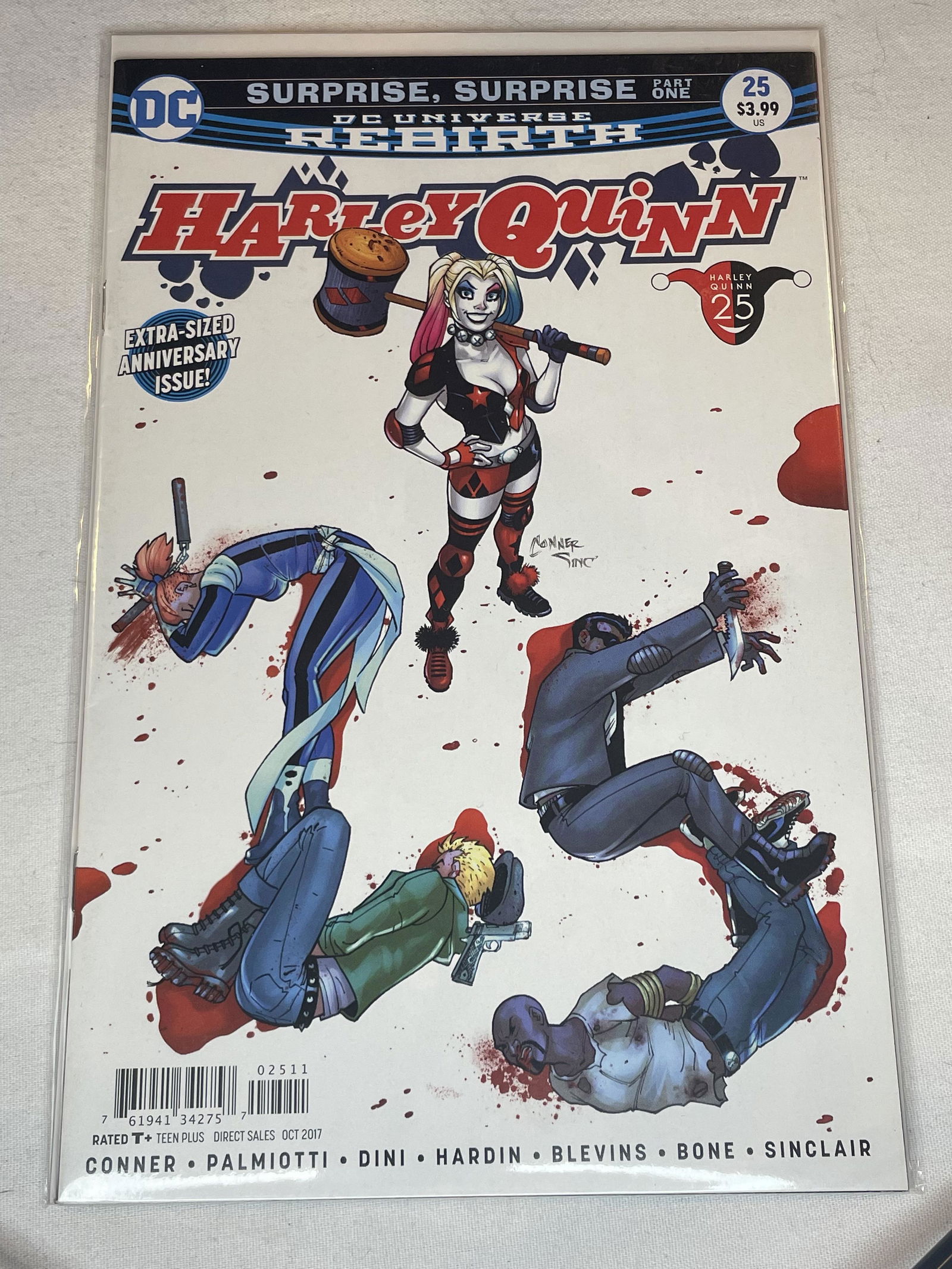 DC Harley Quinn Comic Book (1 of 1)