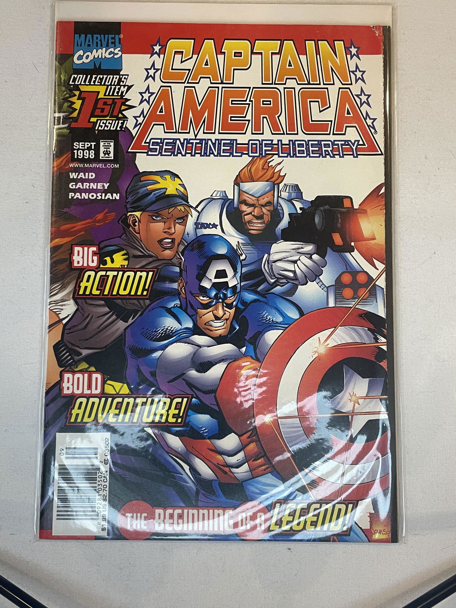 Marvel 1st Issue Captain America Sentinel of Liberty Comic Book (1 of 1)